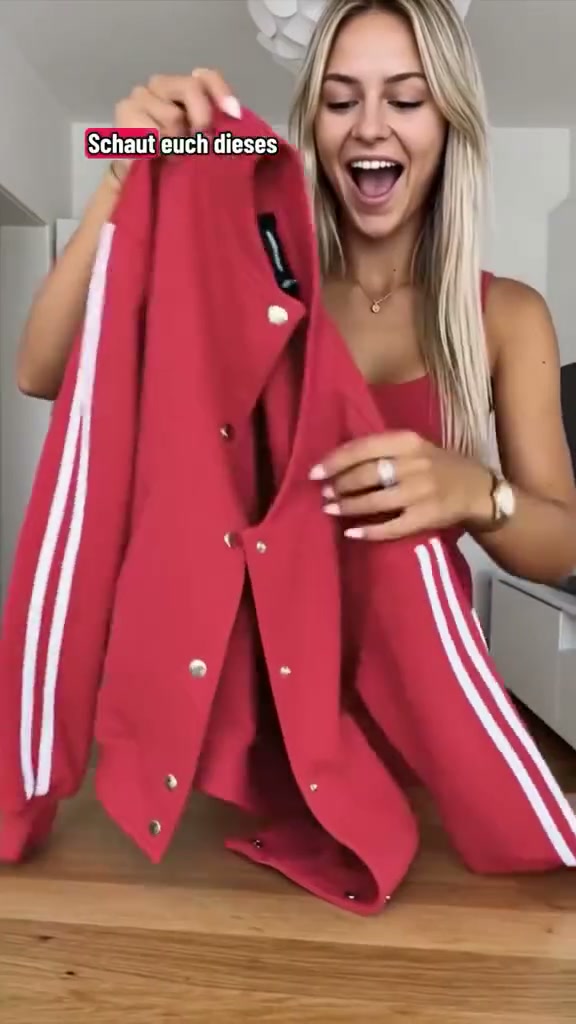 Time-Limited Special 70% OffWomen's Three-piece Baseball Jacket And Pants Set