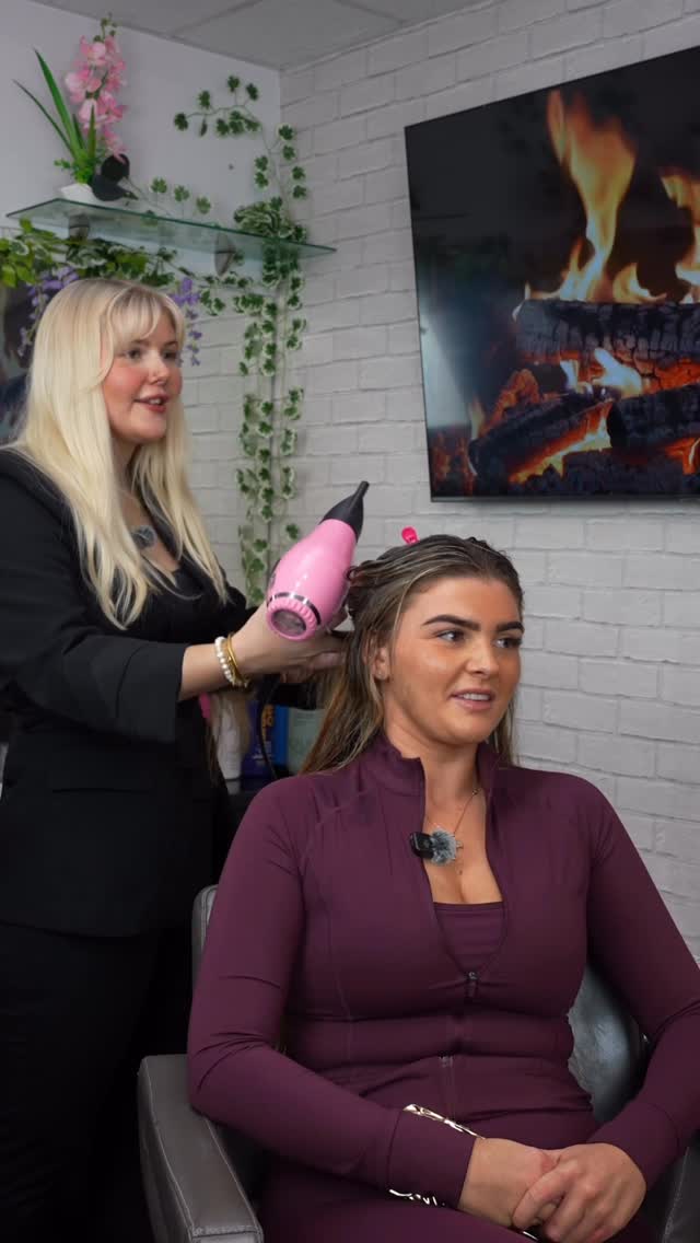 Anúncio de Freya's Bouncy Blowdry's