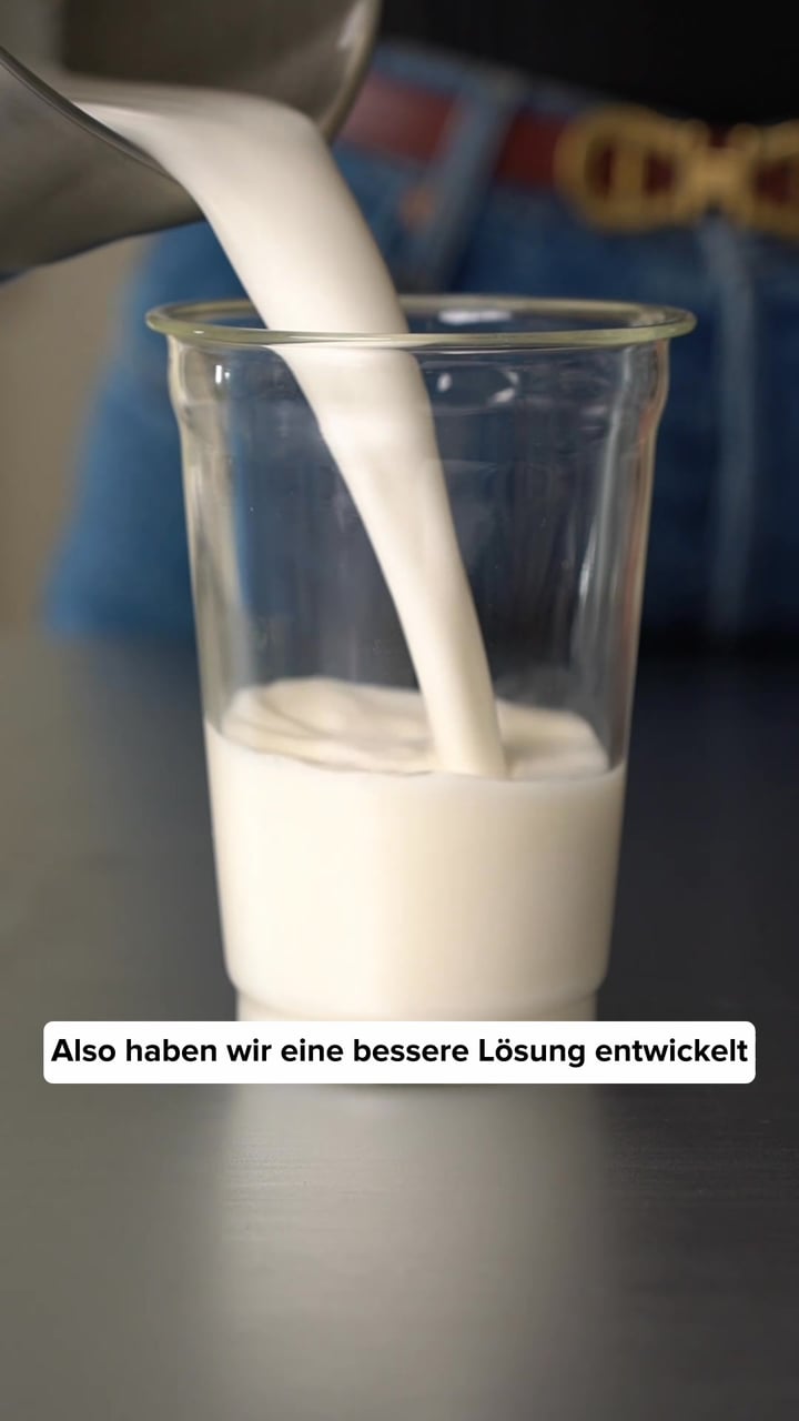 Frische pflanzliche Milch in 60 Sekunden