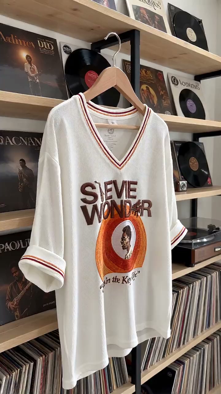 Anúncio de Breezeshirtstore