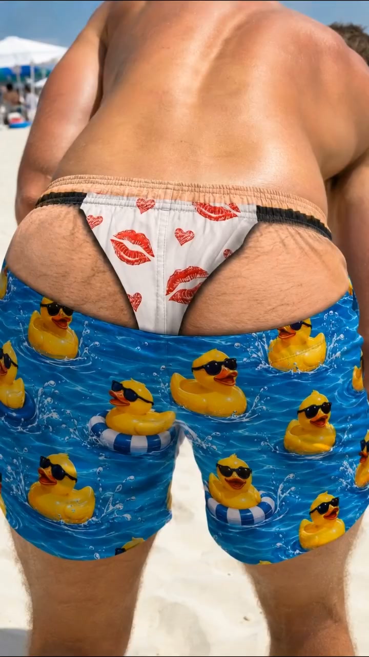 Head‑turning Hawaiian pants