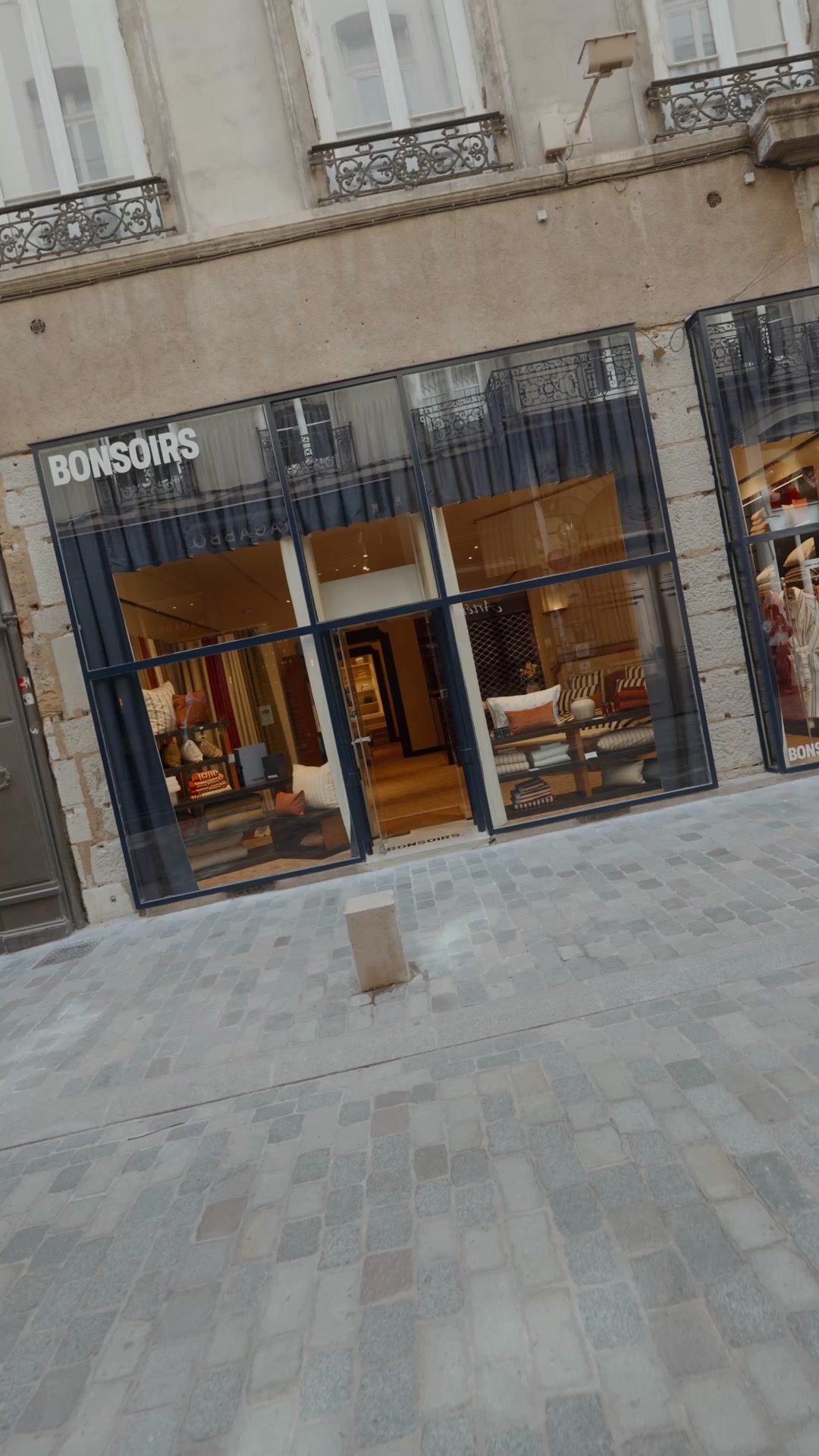 BONSOIRS LYON — GRAND OPENING