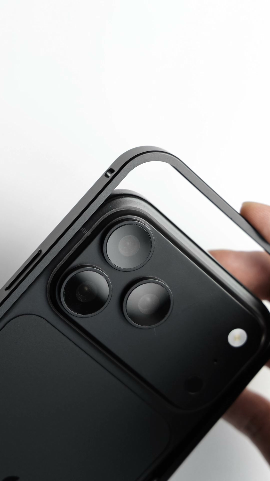 Aircraft-grade Aluminum Case