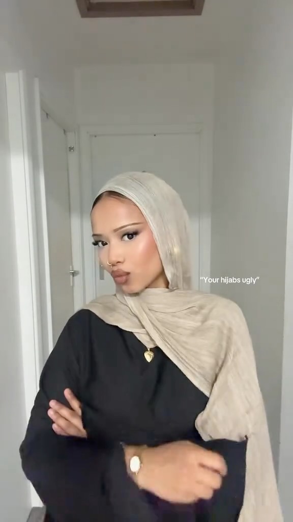 Anúncio de Chowdhury Dress
