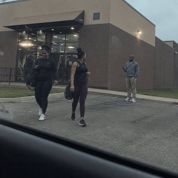 My gym crush asked for my friend’s number