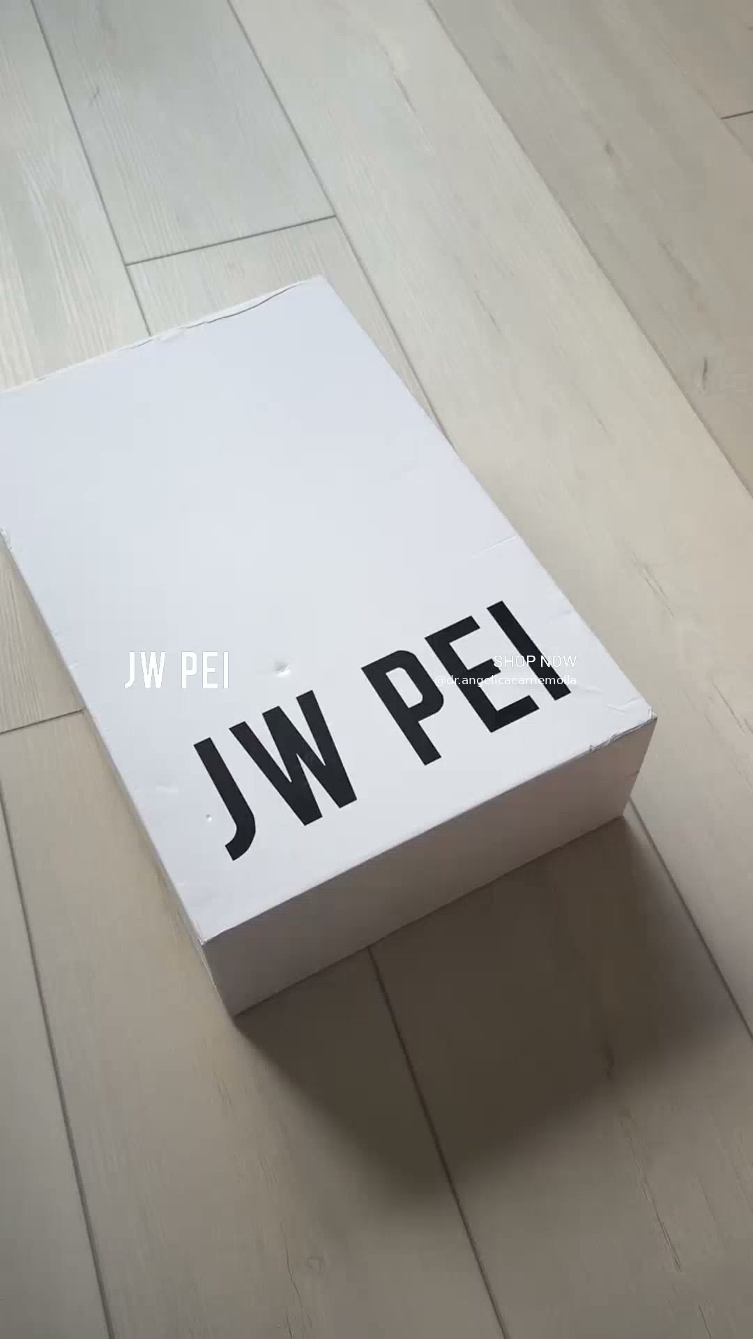 Anúncio de JW PEI It