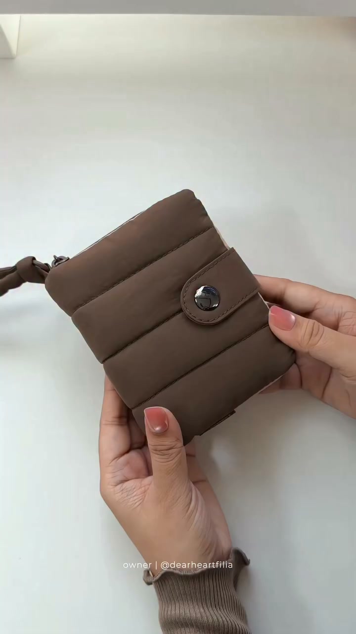 Cloud-Soft Comfort for Your Everyday Hands-Free Errands