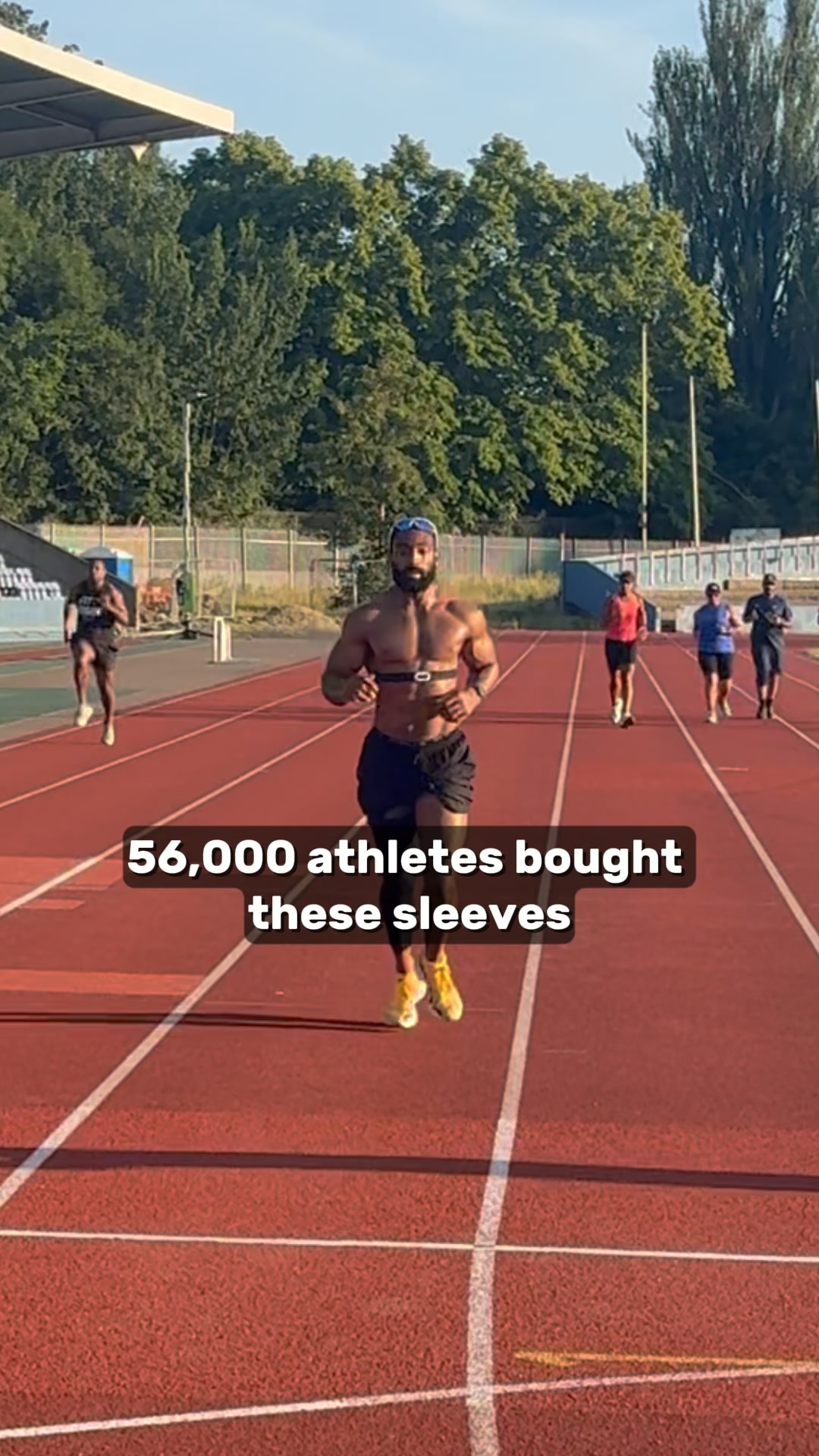 Relieves and protects knees