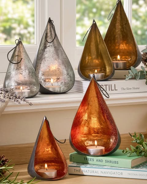Set of 2 Teardrop Candle Holders