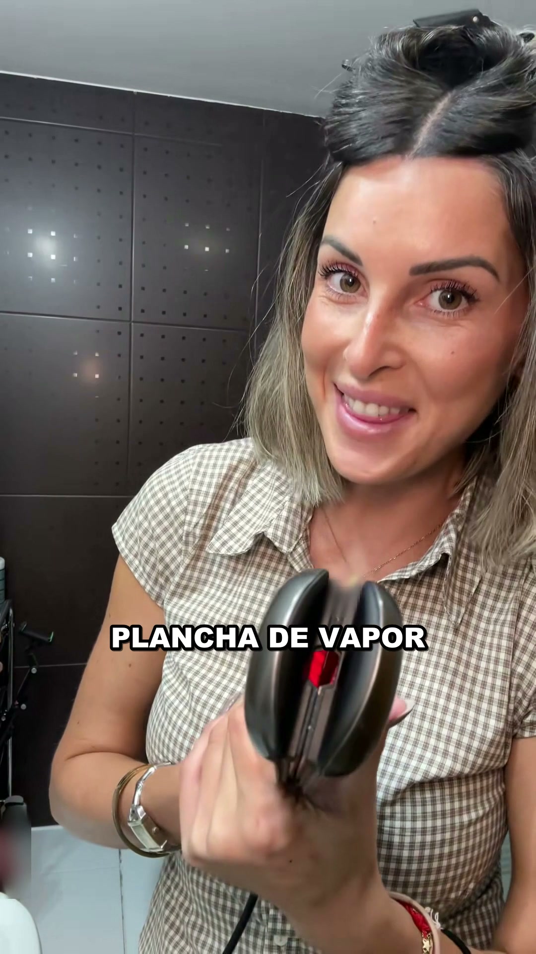 Vapor mientras alisas