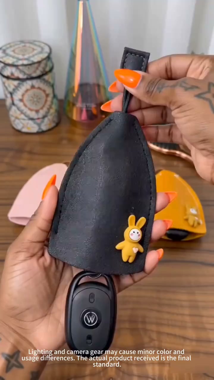Cute Cartoon Pull-Out Key Case