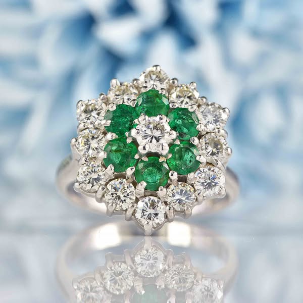 £2,250 Vintage 1975 Emerald & Diamond 18ct White Gold Dress Ring
