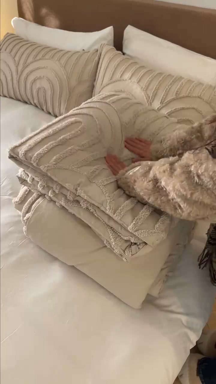 Anúncio de Velvet Vibes