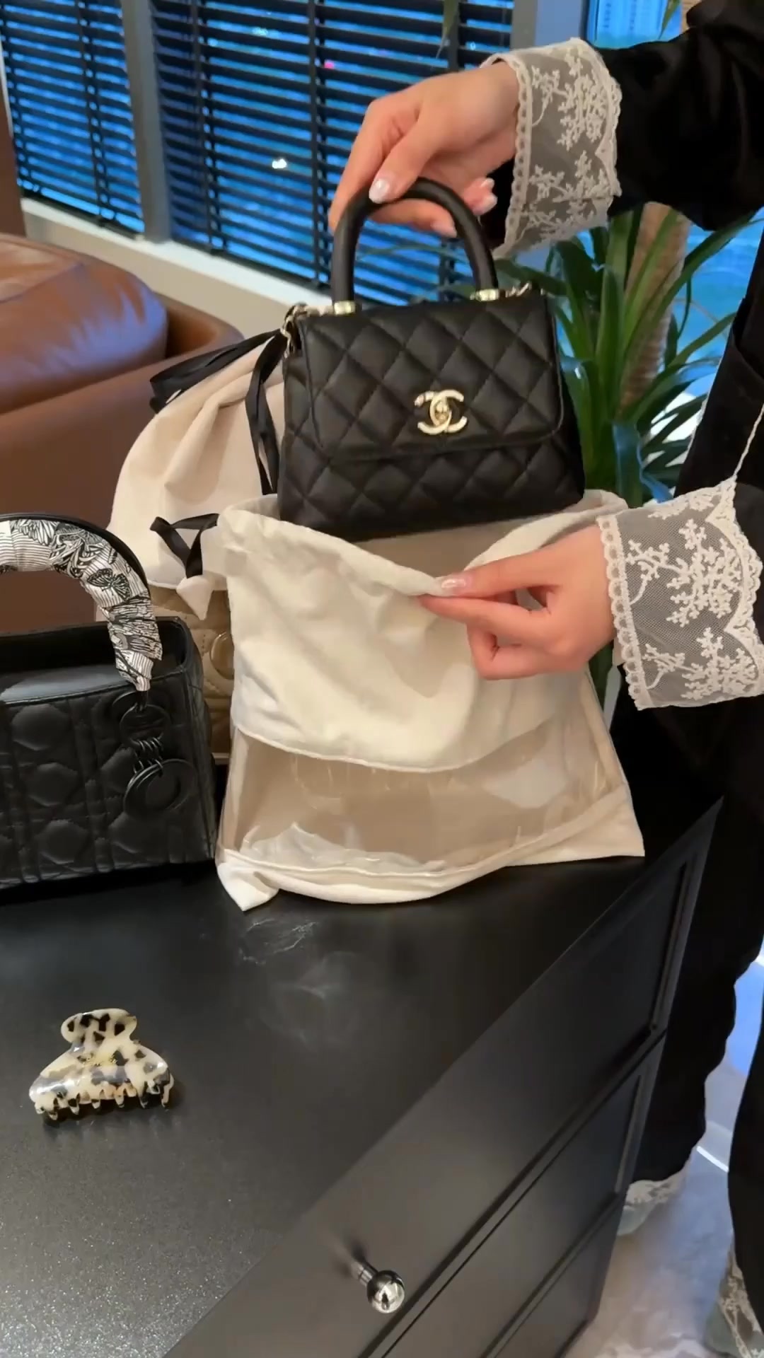 Velvet Dust Bag with Clear Window for Handbags