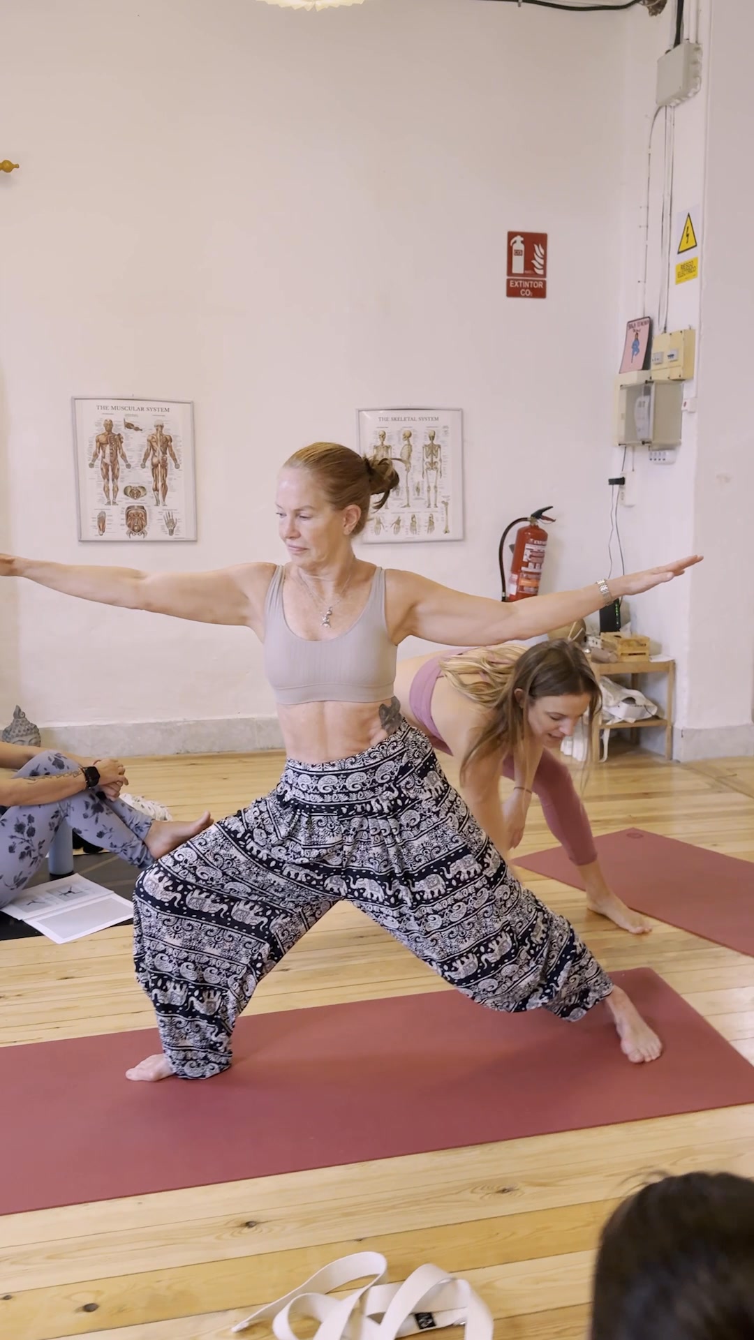 Anúncio de Yoga Weeks