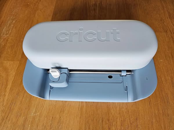 Read if you own a Cricut (this helps)