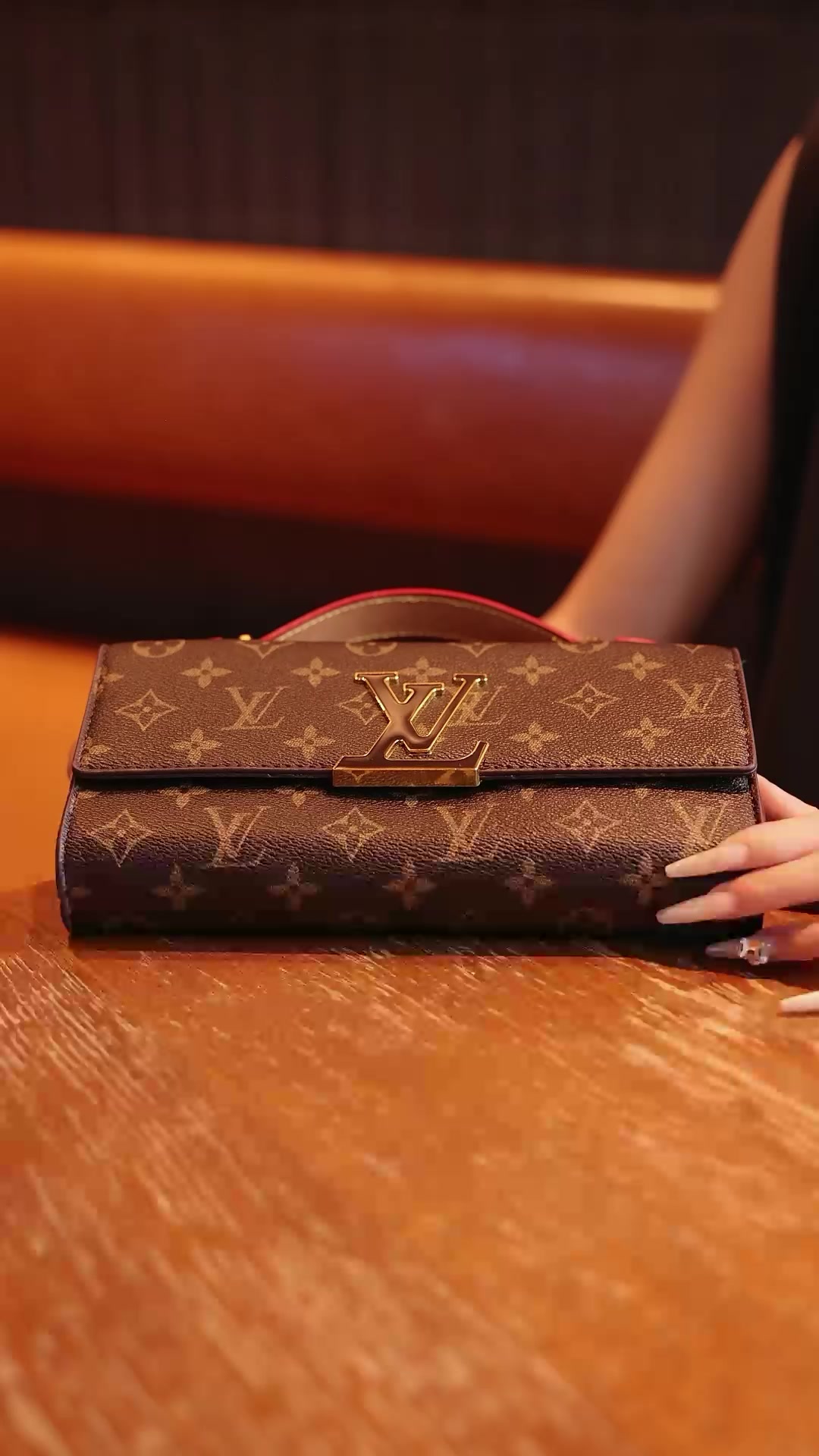 Minimalist Bag, Maximum Style