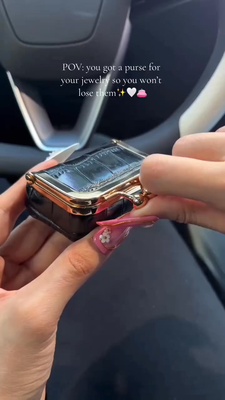 Genuine Leather Crocodile-Pattern Mini Jewelry Case
