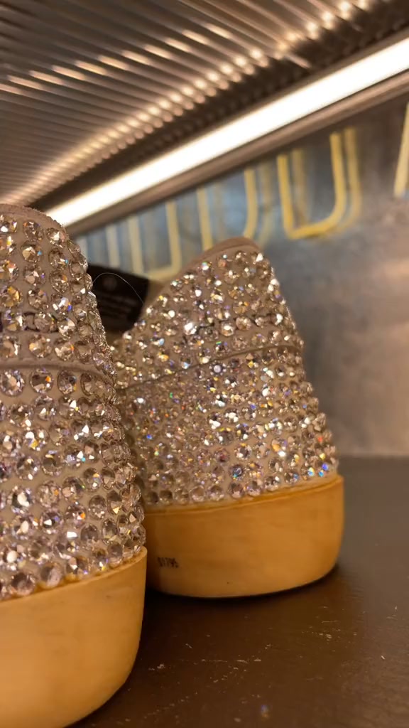 Golden Goose: ¡Estilo vintage distintivo! | Hasta un 50 % de descuento