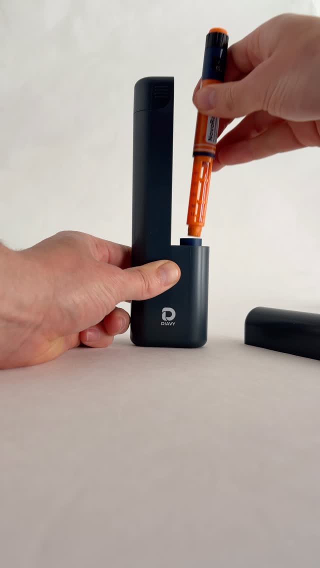 Modern T1D · CGM Sensor. Phone. DIAVY.
