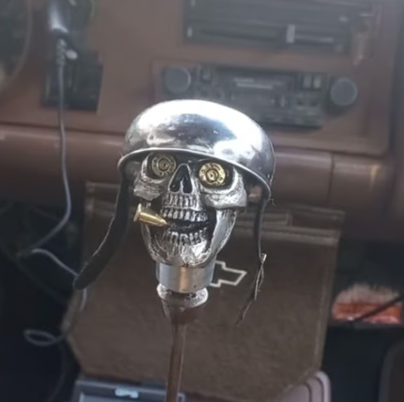 Skull Soldier Grip - Handcrafted Gear Knob