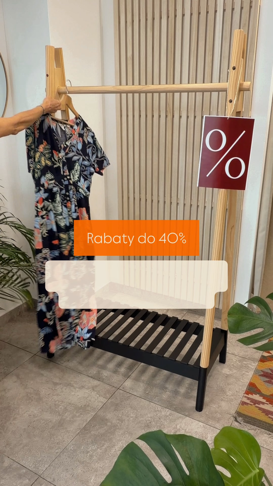 Wyprzedaż do 40% trwa dalej.