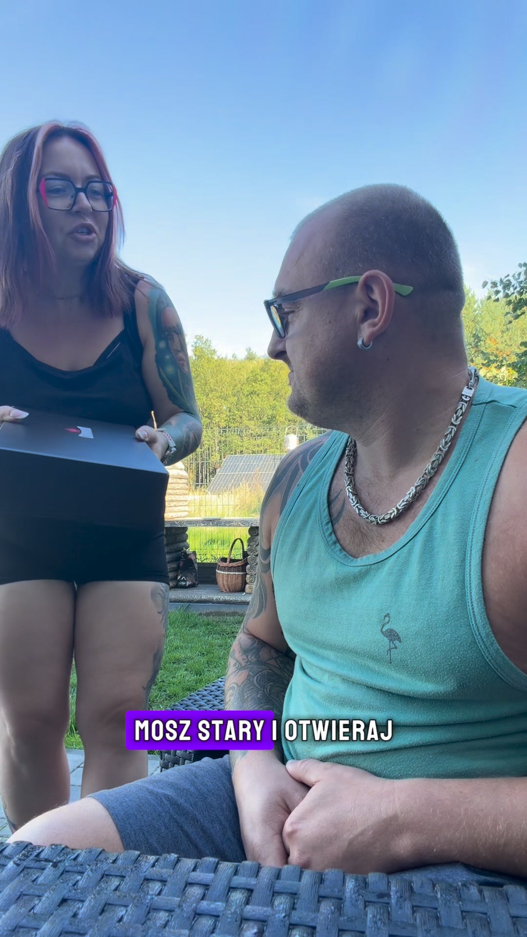 ON DOSTAJE GIFT BOX. TY DOSTAJESZ ŚWIĘTY SPOKÓJ.