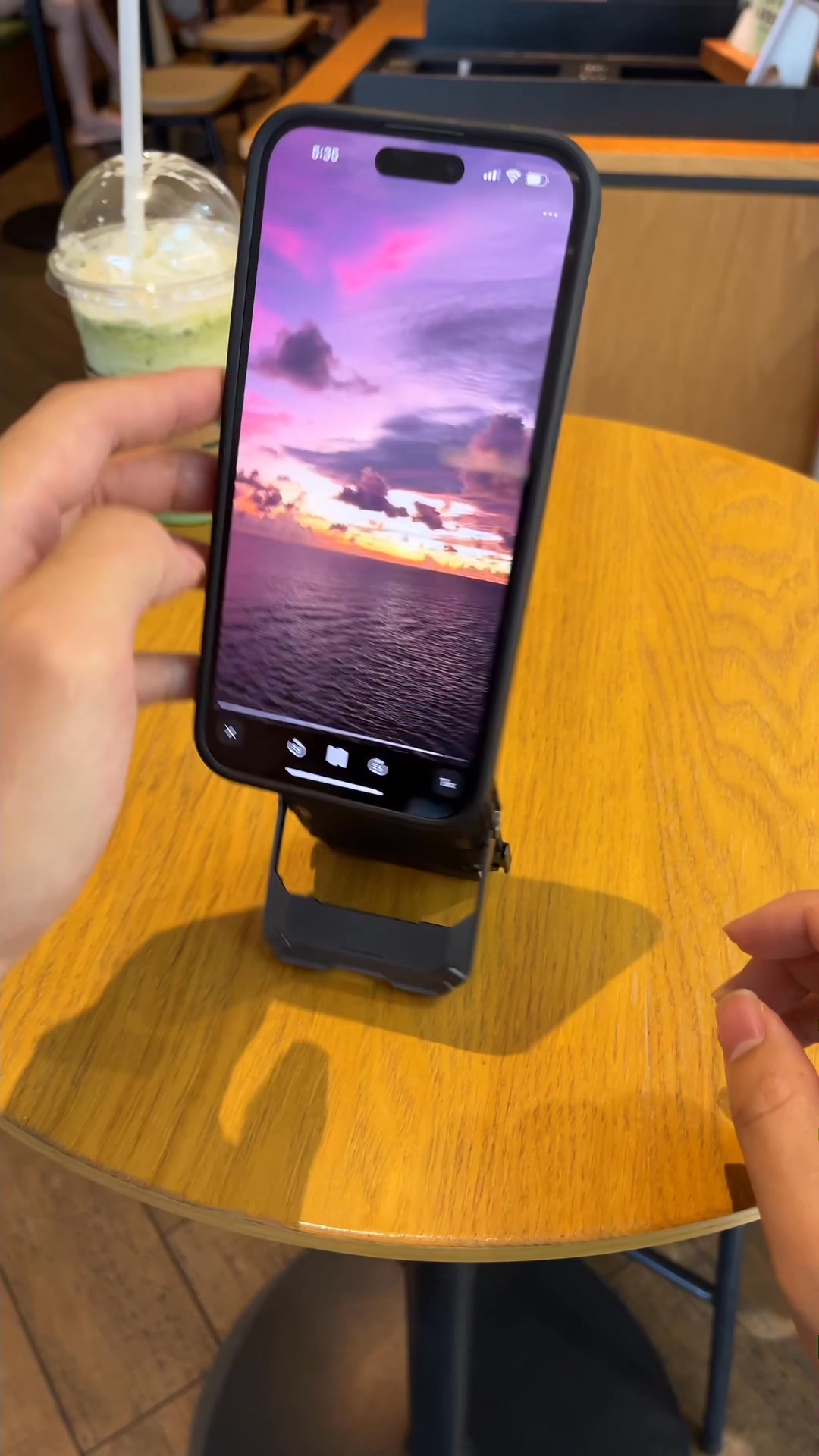 Magnetic Wallet & Stand Pro