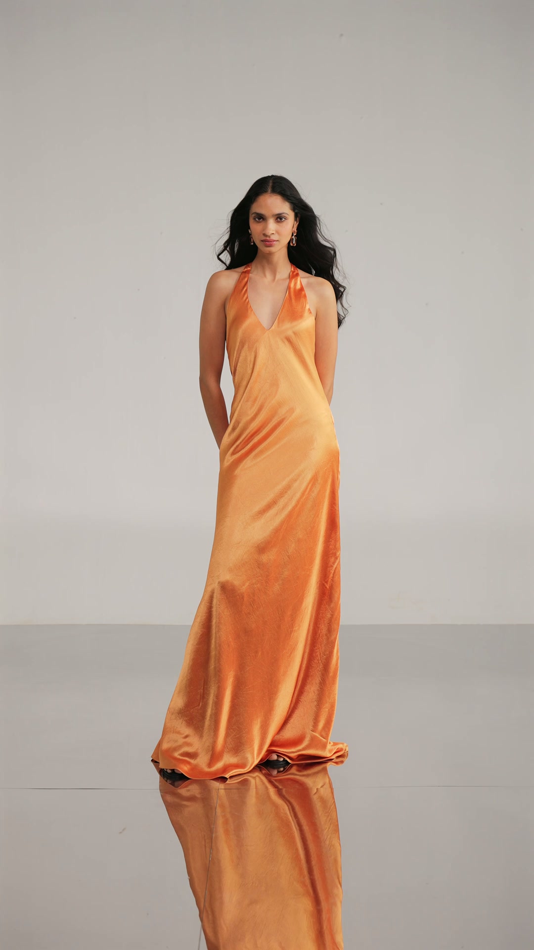 BACK KNOT HALTER SATIN MAXI
