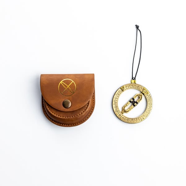 Pocket Sundial Tells True Time With Surprising Accuracy Using Just The Power Of The Sun