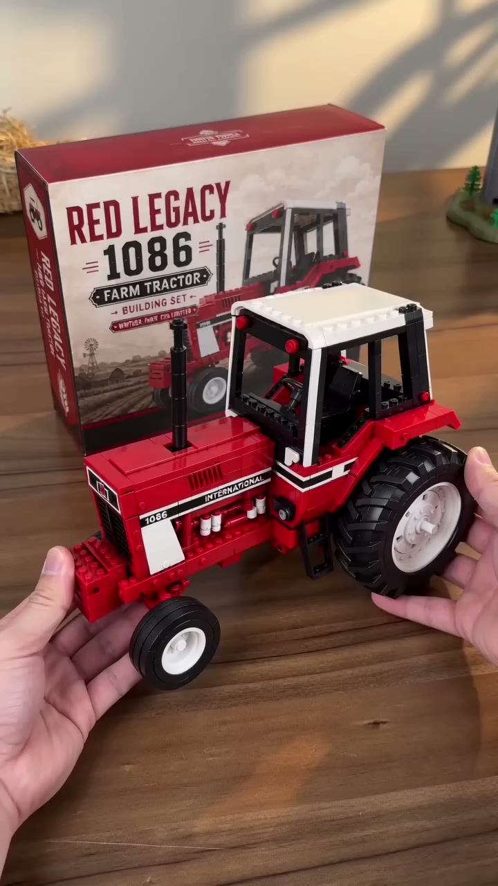 Red Legacy 1086 Farm Tractor Building Set