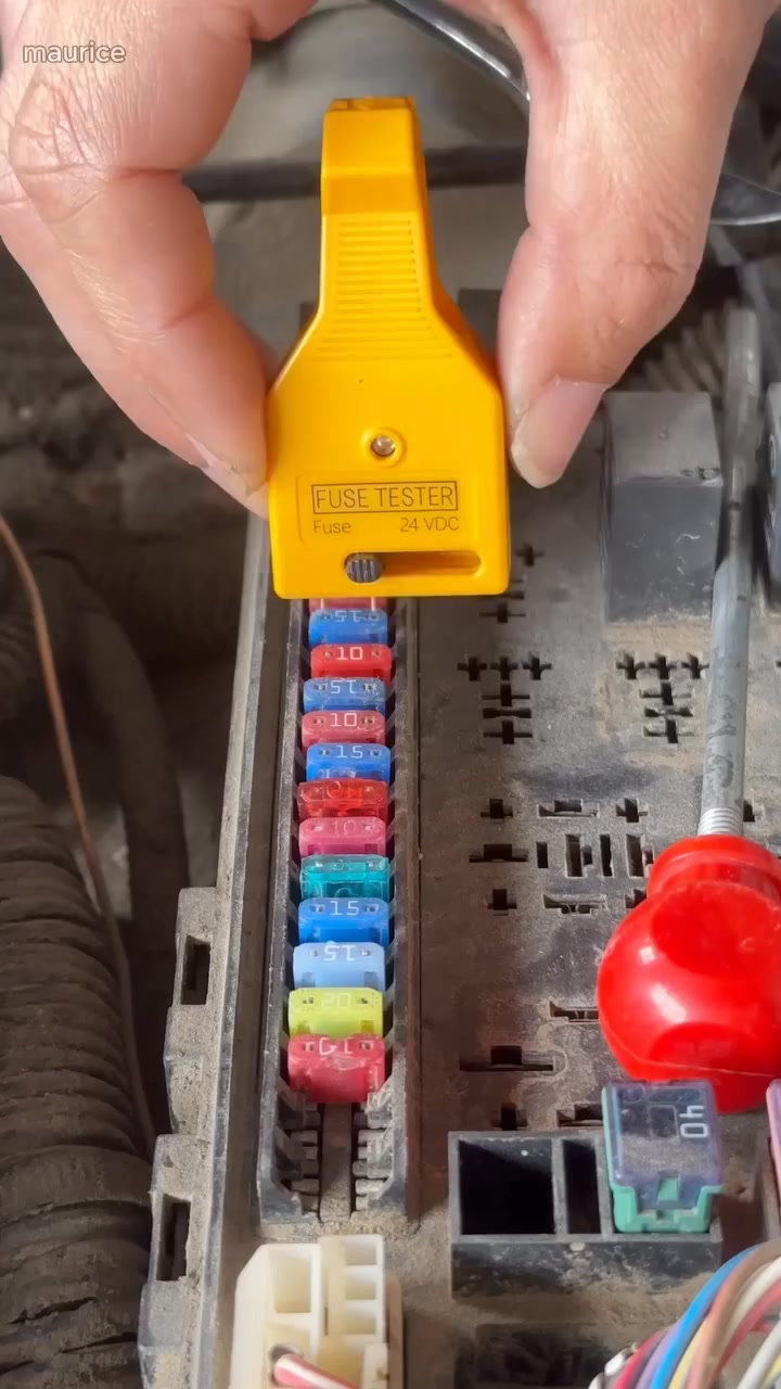Fuse tester & extractor – 2-in-1, adjustable, easy blown fuse detection!