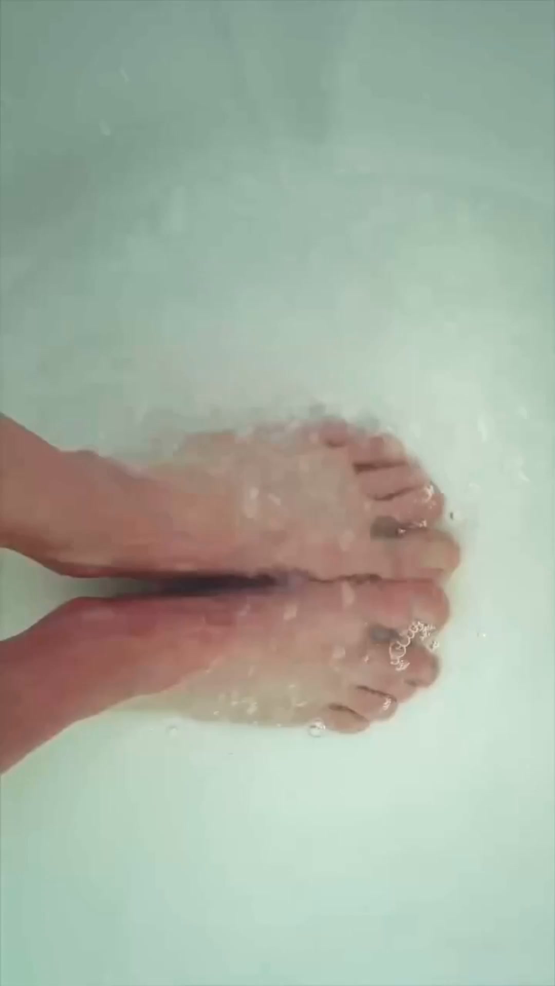 Des pieds lisses. En quelques minutes, C'est garanti.