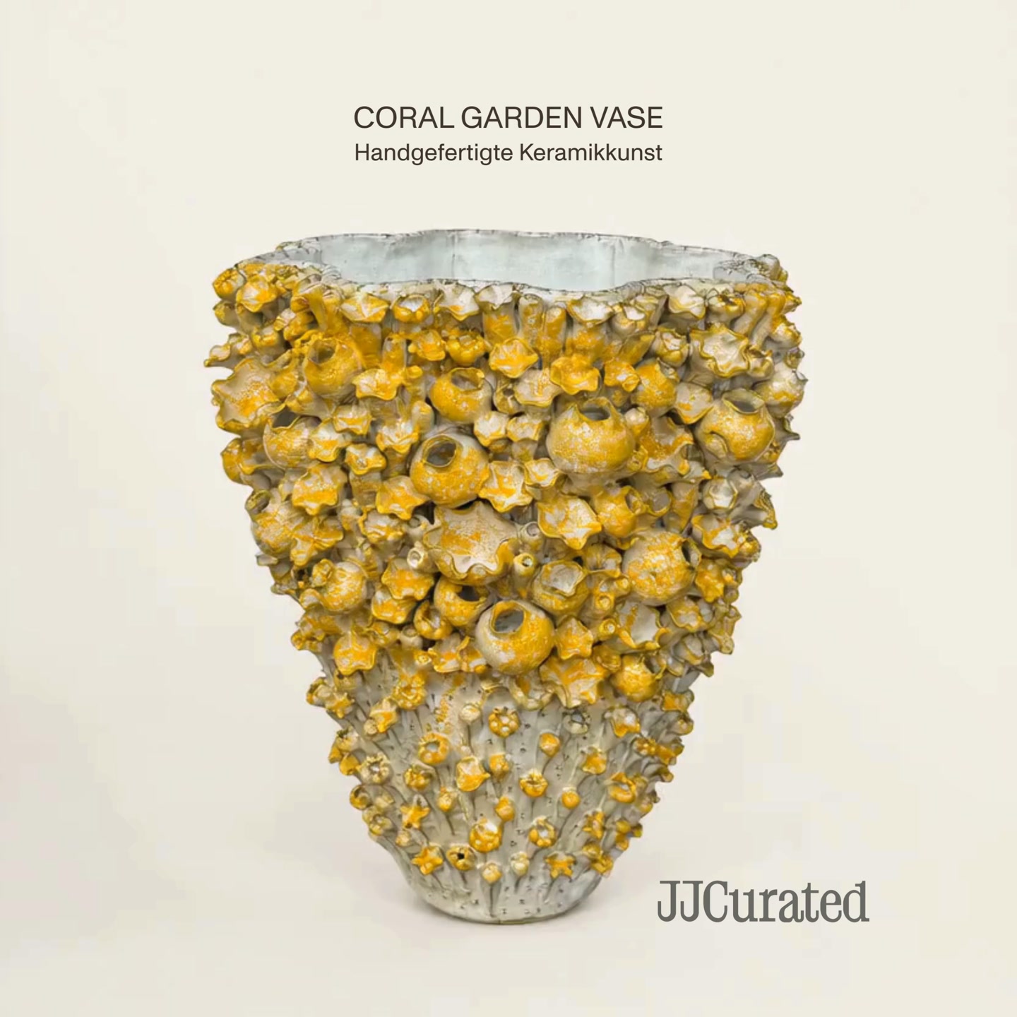 Endecke die Coral Garden Vase von JJCurated
