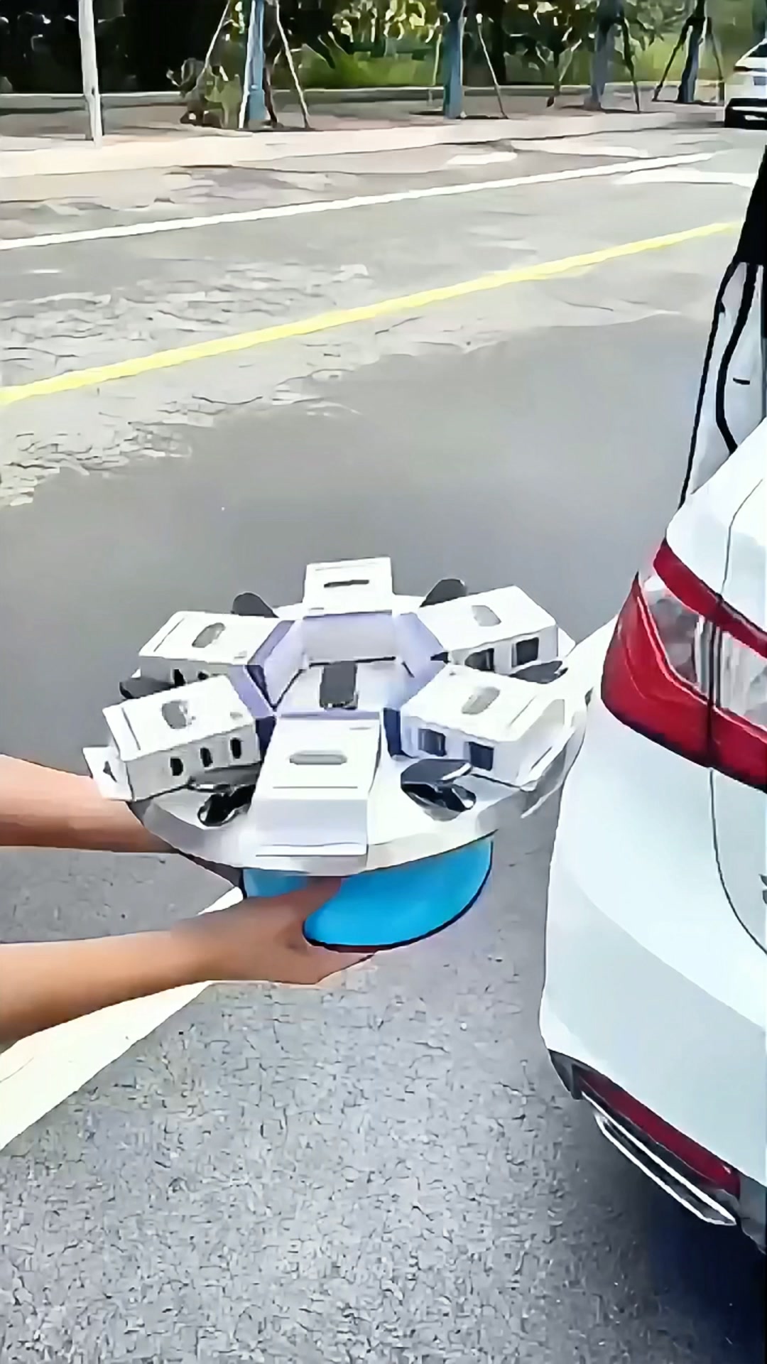 Flexible Magnet-Handyhalterung fürs Auto