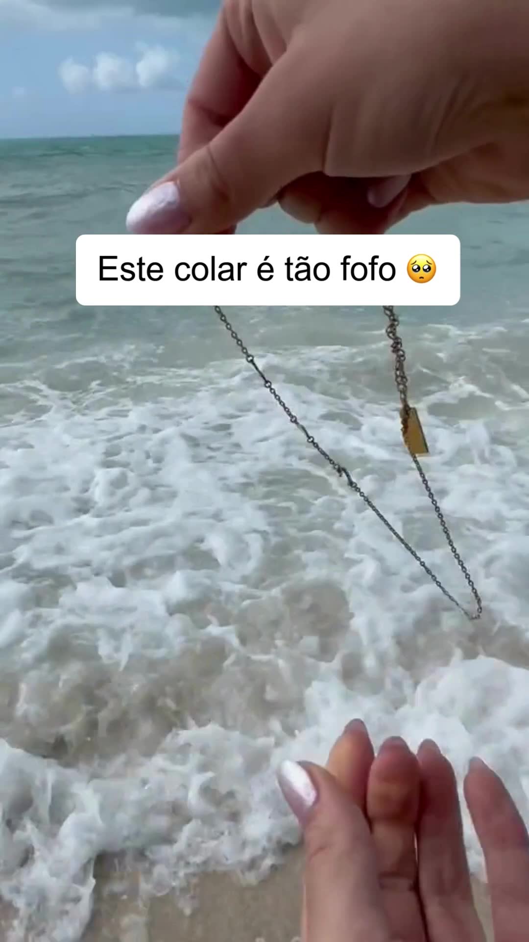 Colar de Iniciais Laterais Personalizado