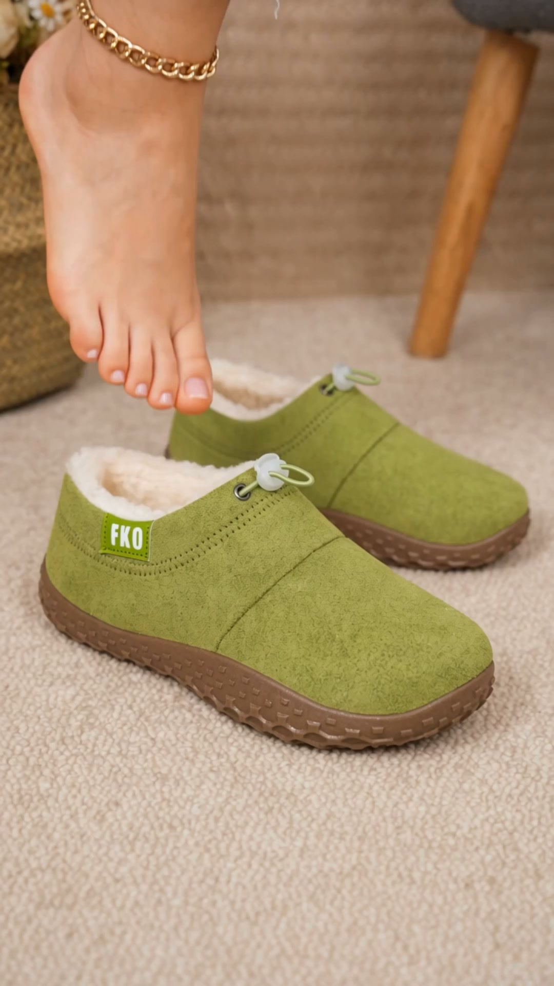 Women’s Warm Plush-Lined Mules – Warm, Comfortable & Non-Slip Shoes