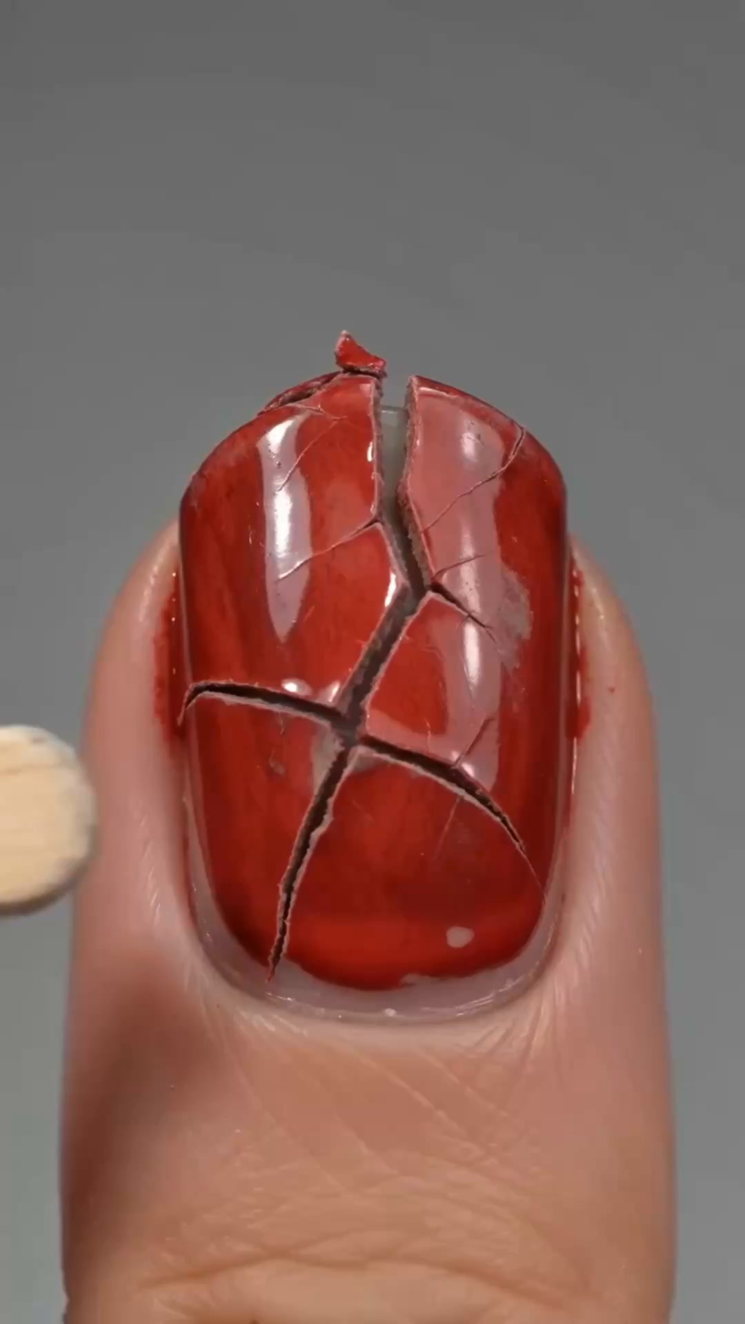 Steig um auf den Nagellack-Stift.