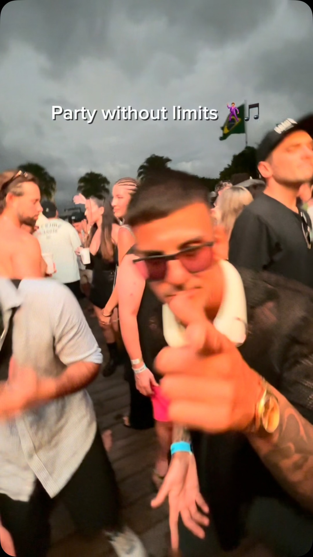 Anúncio de RAVE FLOW