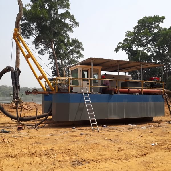 Mining Processing Plant River Sand Mini Gold Suction Machine Dredger Price Jet Suction Machine Sand Dredging Dredger with Low Price and Larg
