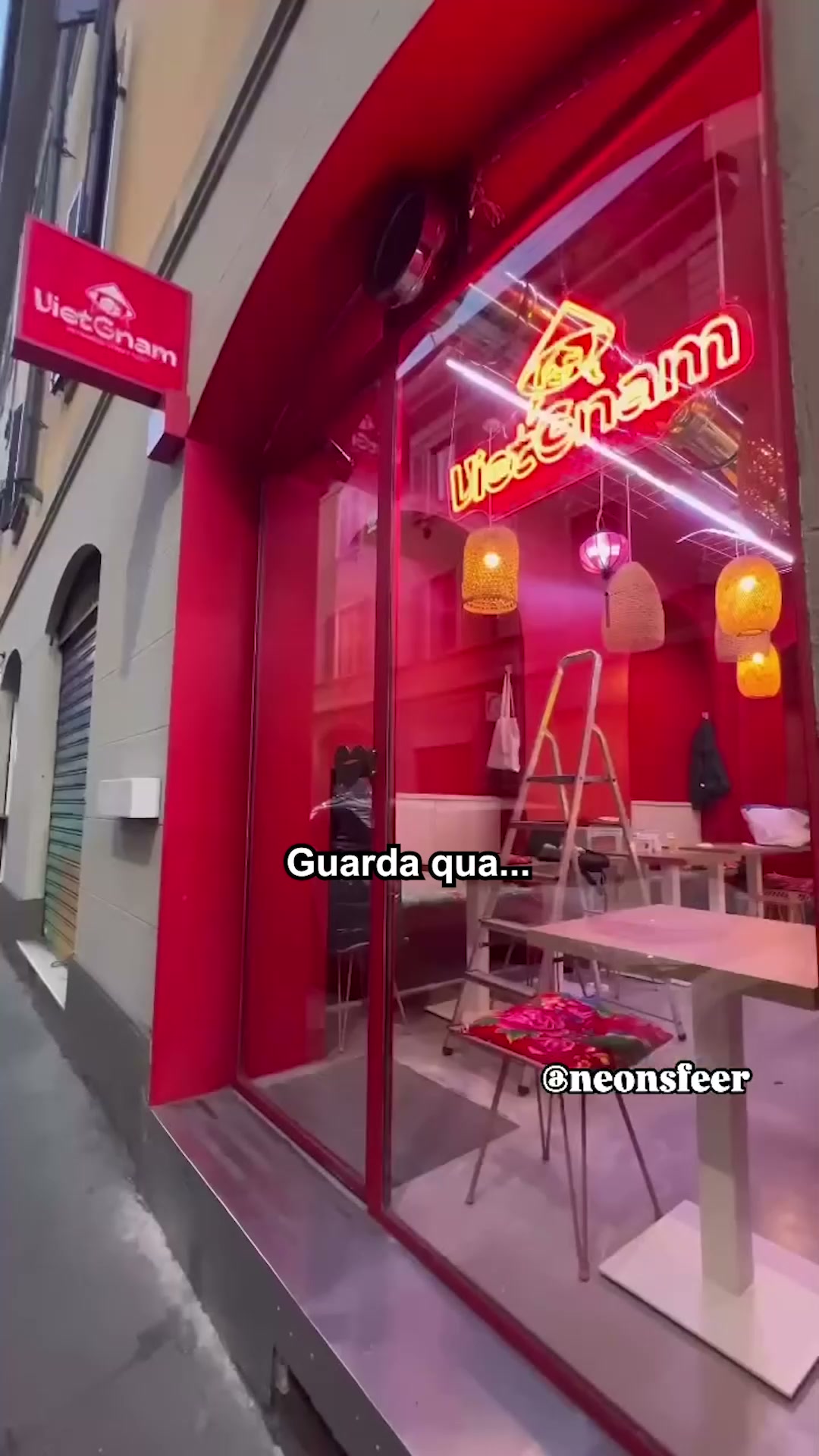Scegliere o creare la propria insegna al neon