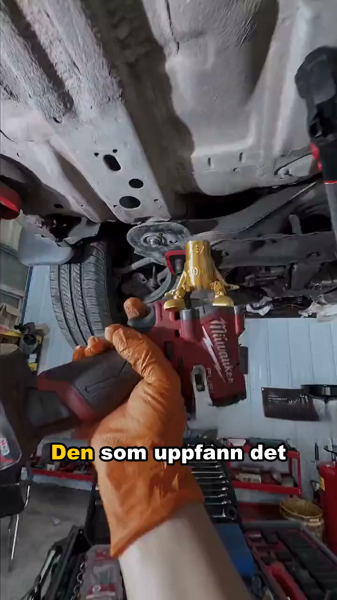 Nio hylsor i en. Ett vrid, rätt storlek.