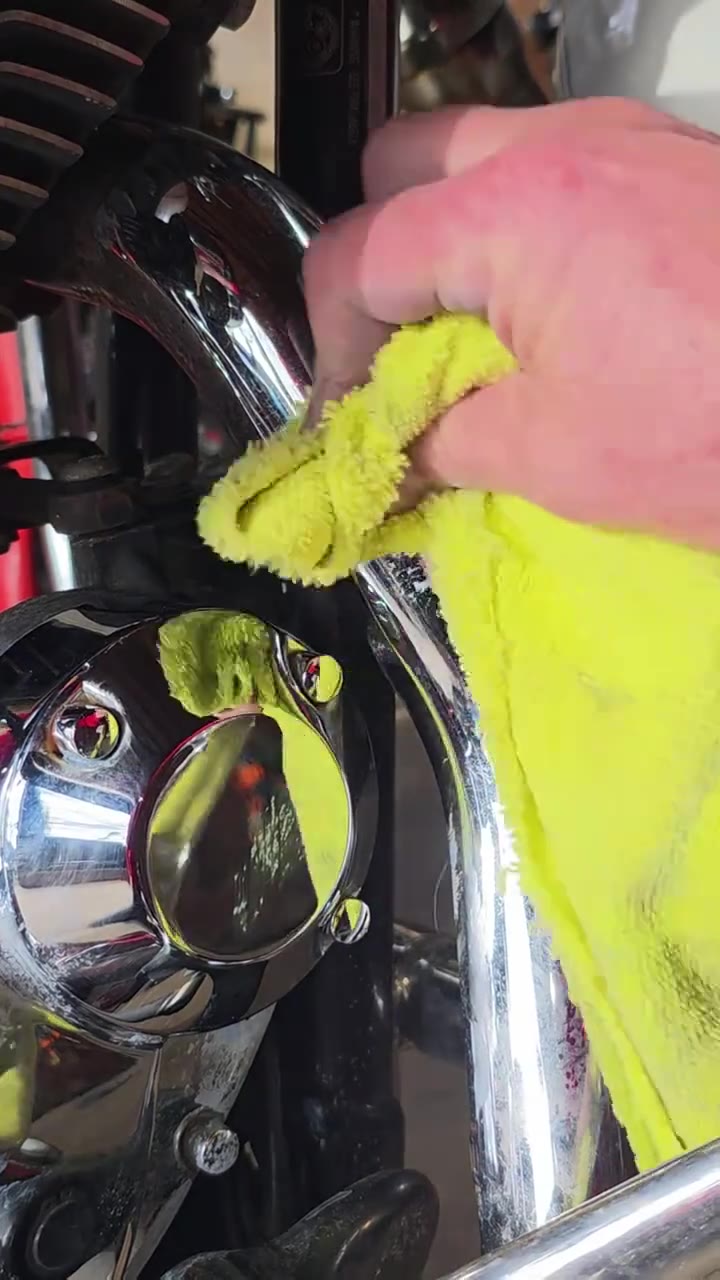 MirrorFinish Pads Remove scratches and oxidation.