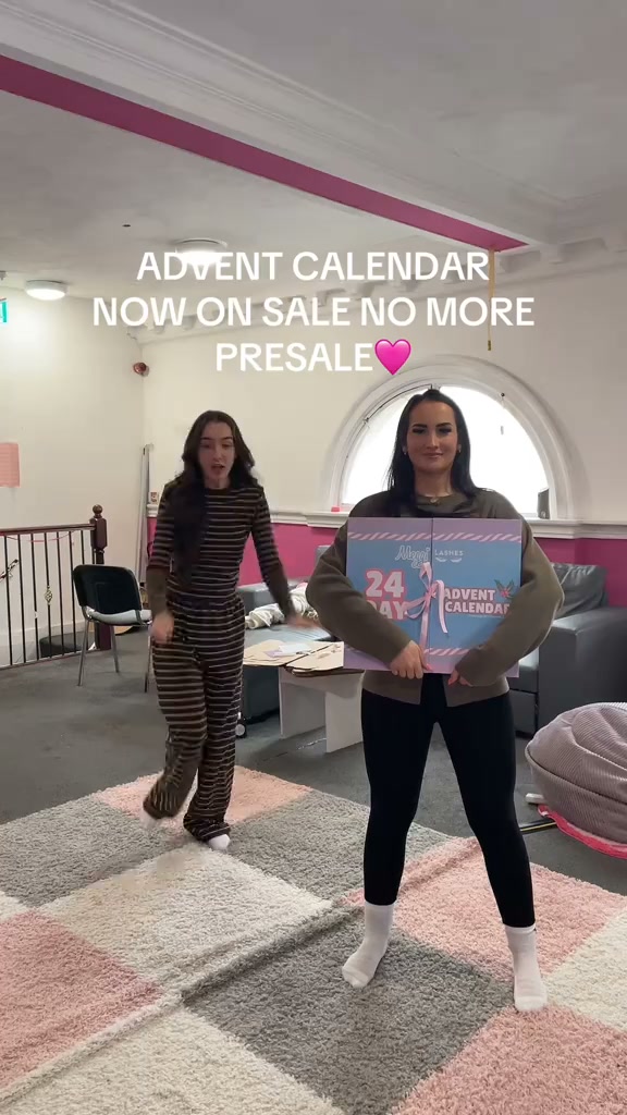 Meggi Lashes 24 Day Advent Calendar | Lash & Beauty Surprise Gift Set for Christmas