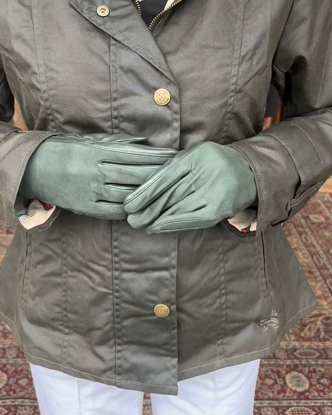 Five Colours, One Classic Glove