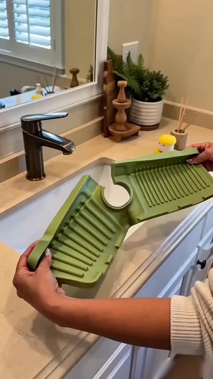 A tidier place for sink essentials