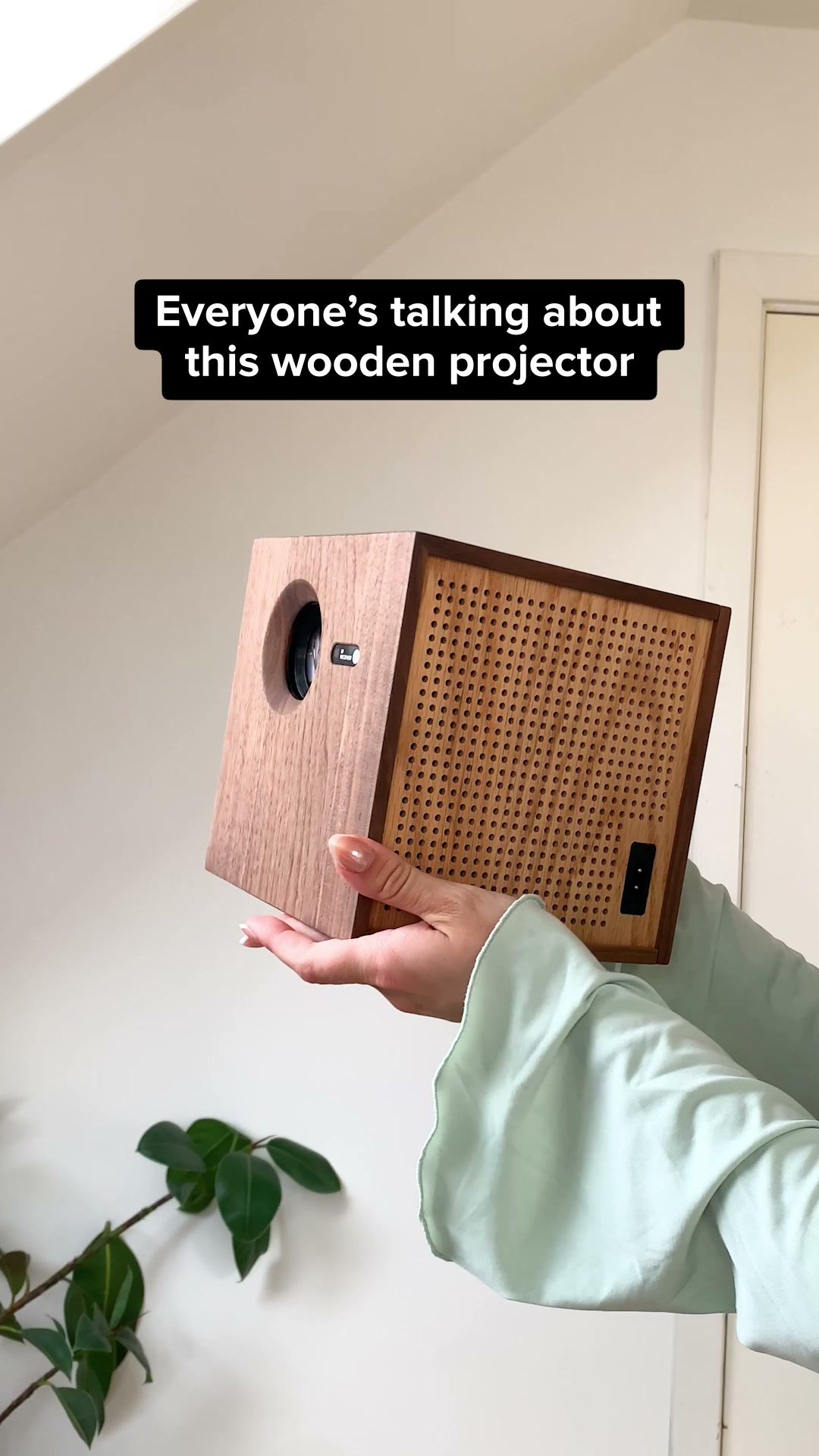 Only Wooden Projector, Cinema Quality
