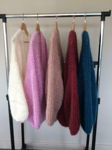 Handgebreide bernadette vesten en truien in mohair