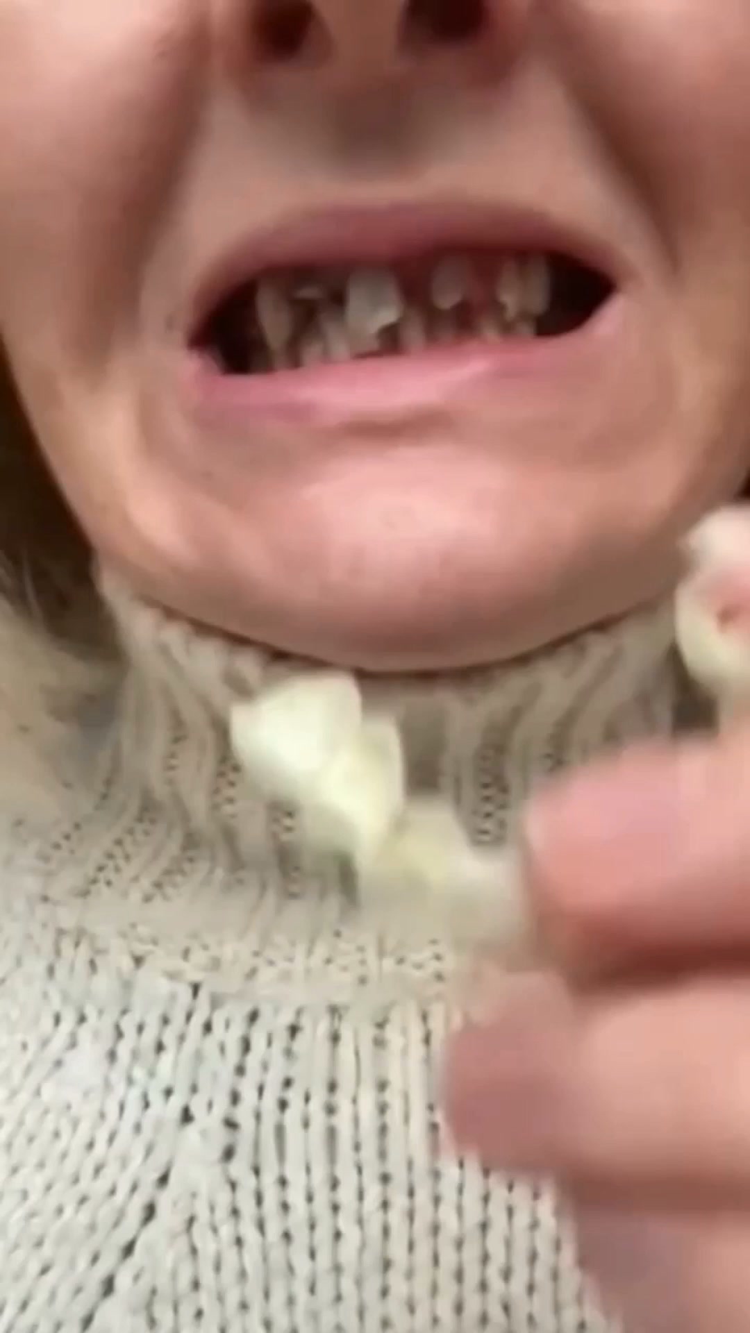 Et si le problème n’était pas vous… mais votre sourire ?
