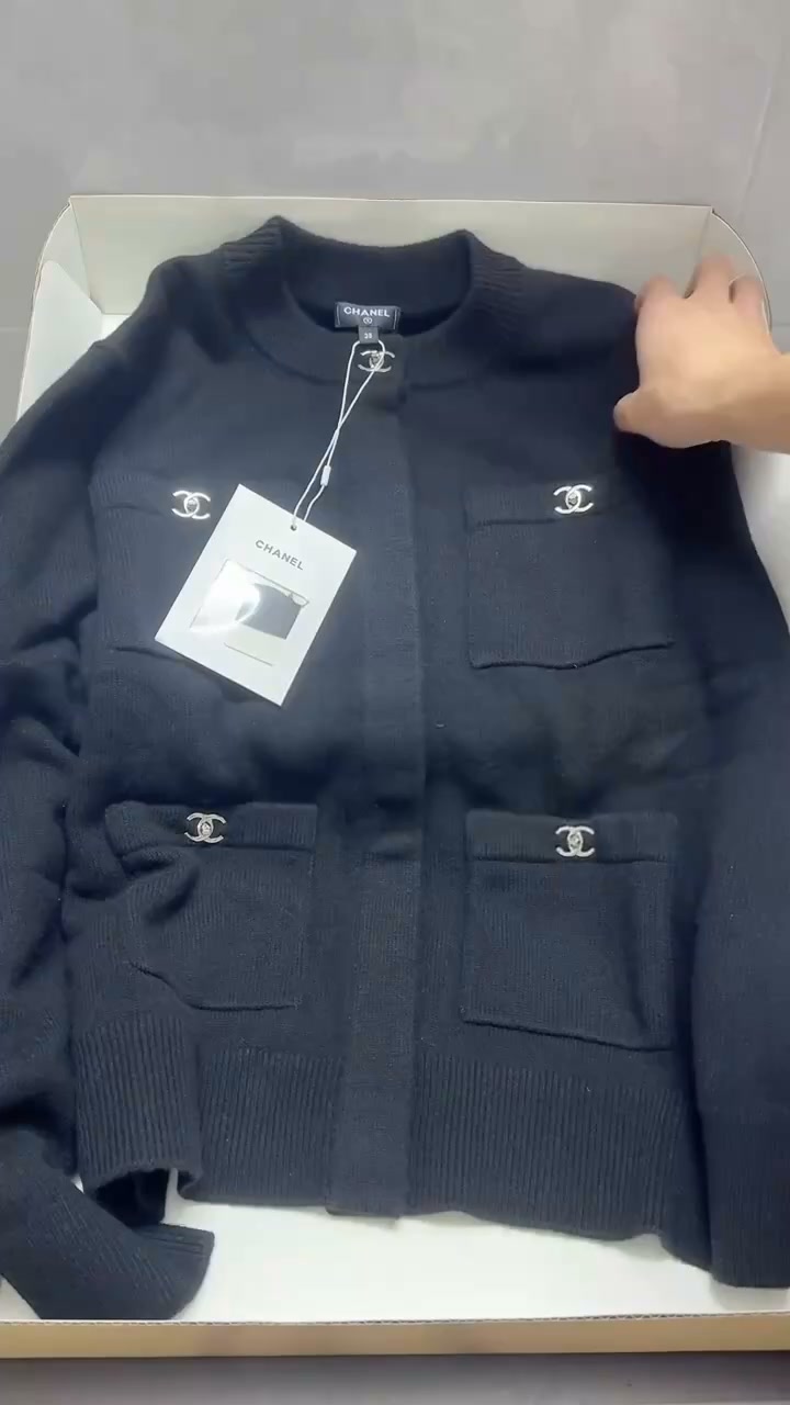 Hundreds of clothes for you to choose